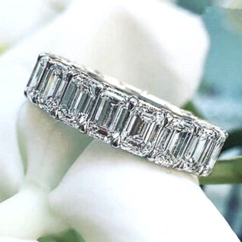 💎 Luxury Eternity Band 💎